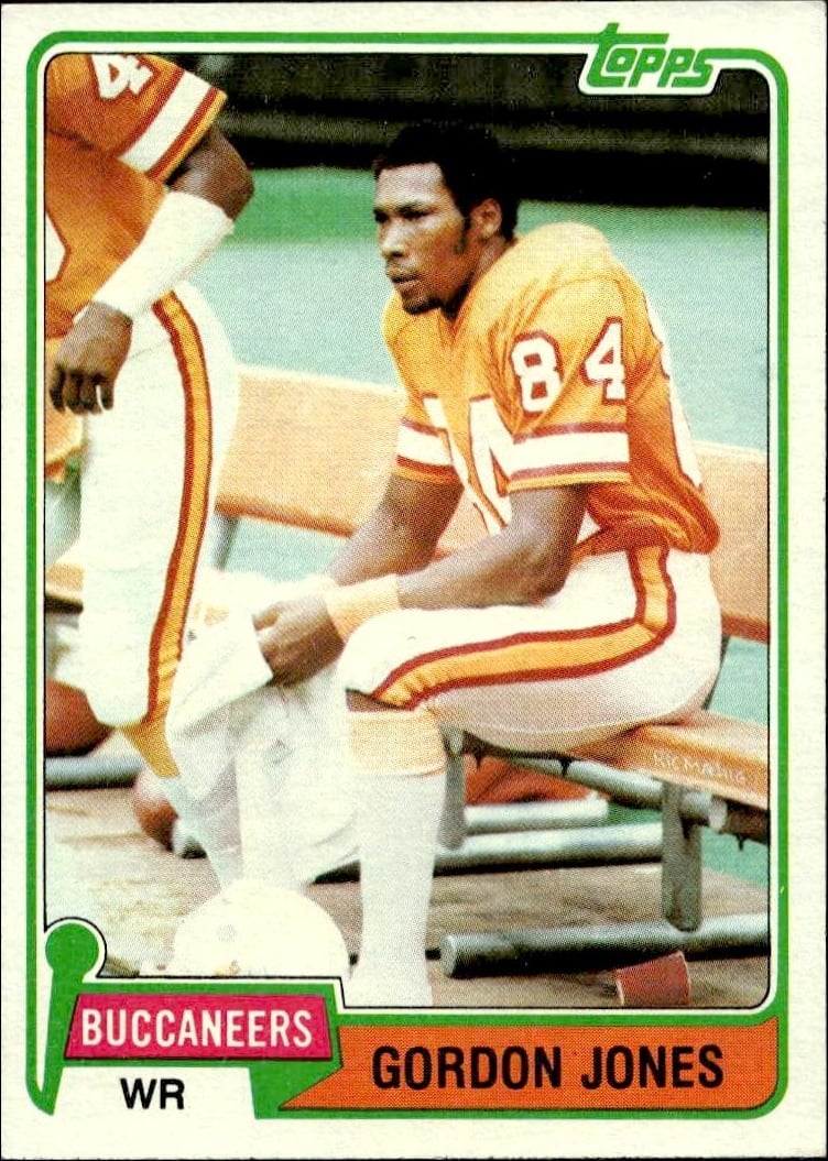 1981 Topps Gordon Jones #108 football trading card front