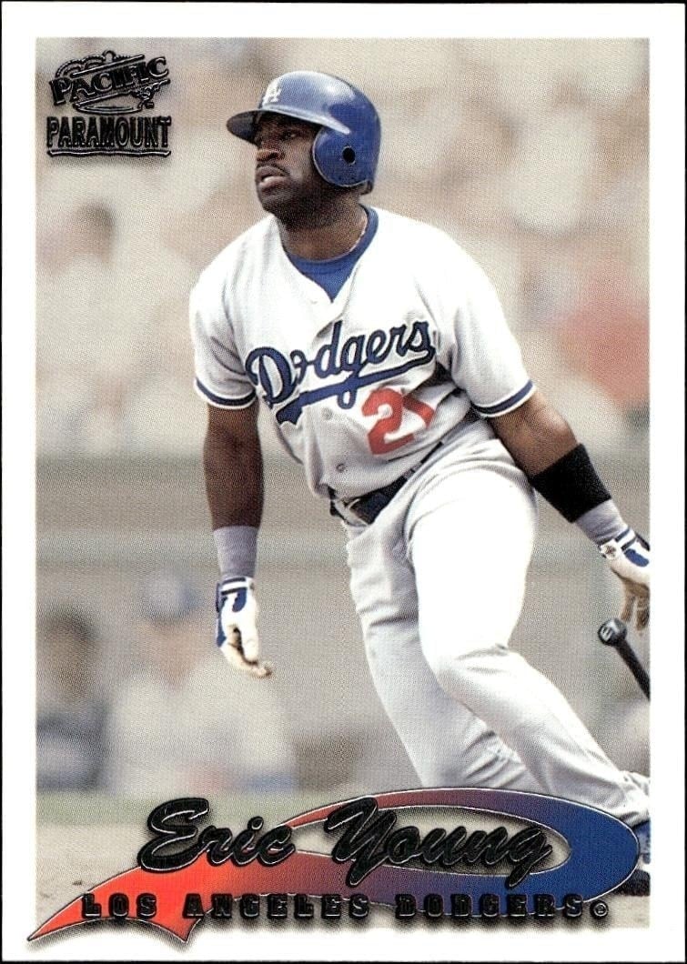 Eric Young 1999 Pacific Paramount #123 Baseball Trading Card - Front 1999 Pacific Paramount Eric Young #123 baseball trading card front