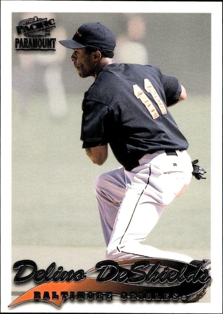 Delino DeShields 1999 Pacific Paramount #33 Baseball Trading Card - Front 1999 Pacific Paramount Delino DeShields #33 baseball trading card front