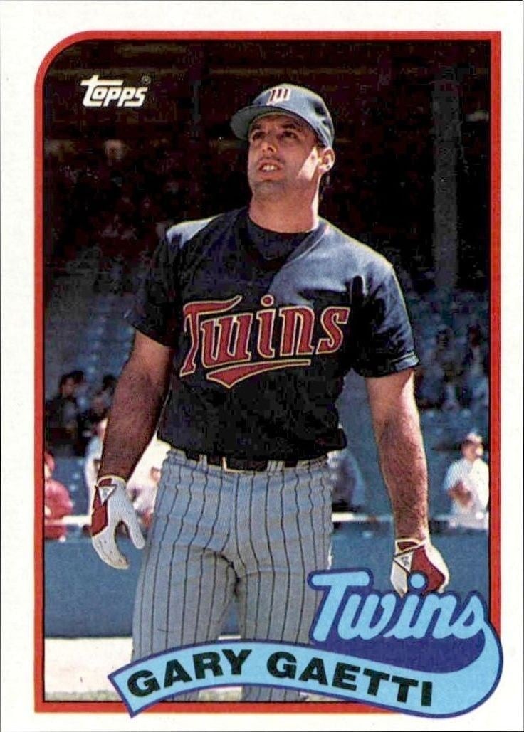 Gary Gaetti 1989 Topps #220 Baseball Trading Card - Front 1989 Topps Gary Gaetti #220 baseball trading card front