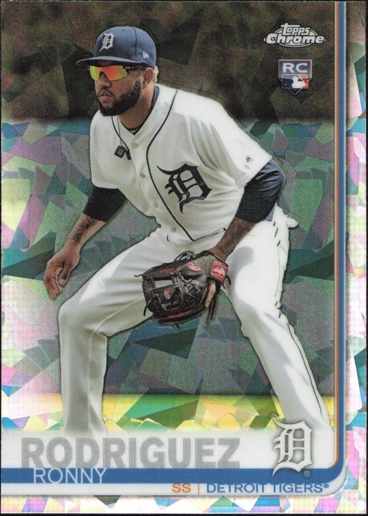 Ronny Rodriguez 2019 Topps Chrome #667 Baseball Trading Card - Front 2019 Topps Chrome Ronny Rodriguez #667 baseball trading card front
