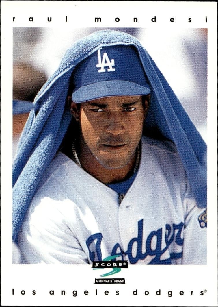 Raul Mondesi 1997 Pinnacle Score #202 Baseball Trading Card - Front 1997 Pinnacle Score Raul Mondesi #202 baseball trading card front