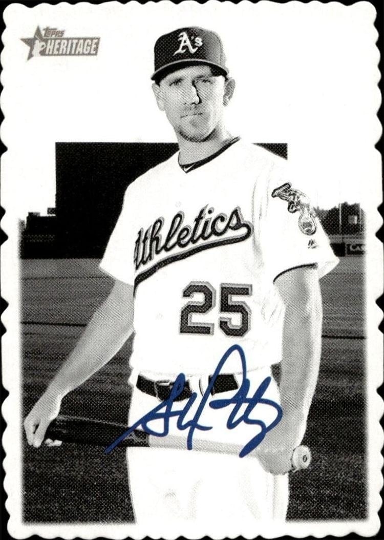 Stephen Piscotty 2018 Topps Heritage #16 Baseball Trading Card - Front 2018 Topps Heritage Stephen Piscotty #16 baseball trading card front