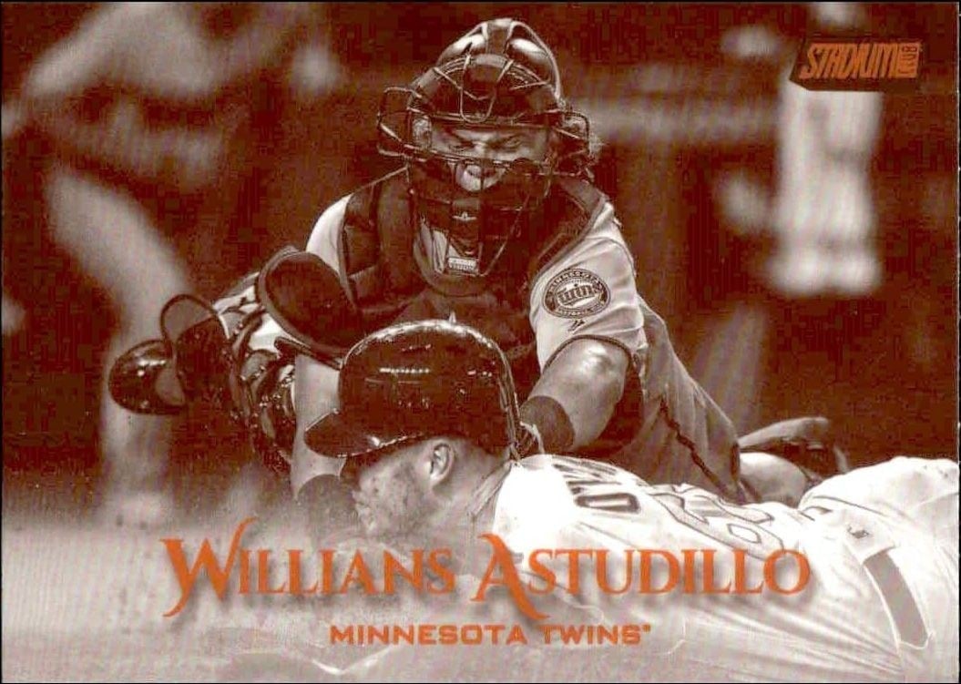 Willians Astrudillo 2019 Topps Stadium Club #108 Baseball Trading Card - Front 2019 Topps Stadium Club Willians Astrudillo #108 baseball trading card front