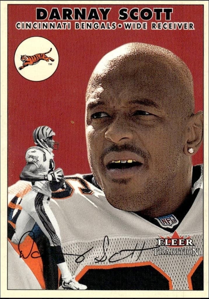 Darnay Scott 2000 Fleer Tradition Glossy #290 Football Trading Card - Front 2000 Fleer Tradition Glossy Darnay Scott #290 football trading card front