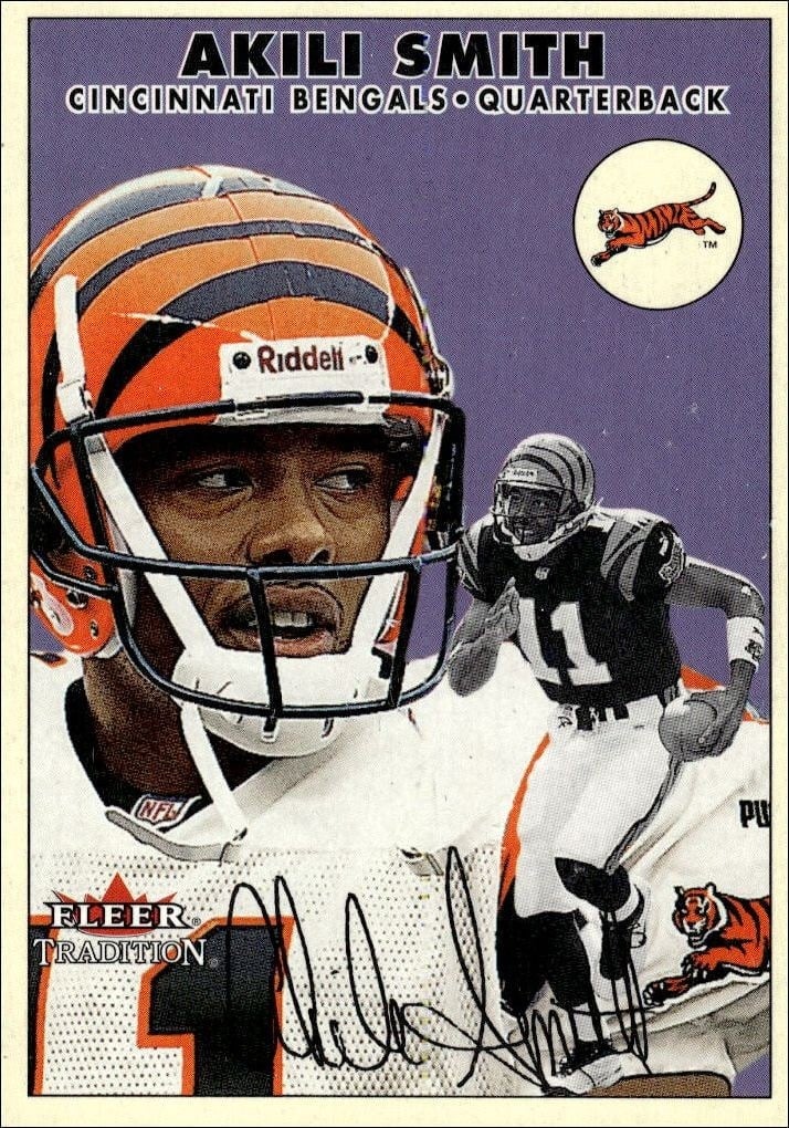 Akili Smith 2000 Fleer Tradition Glossy #8 Football Trading Card - Front 2000 Fleer Tradition Glossy Akili Smith #8 football trading card front