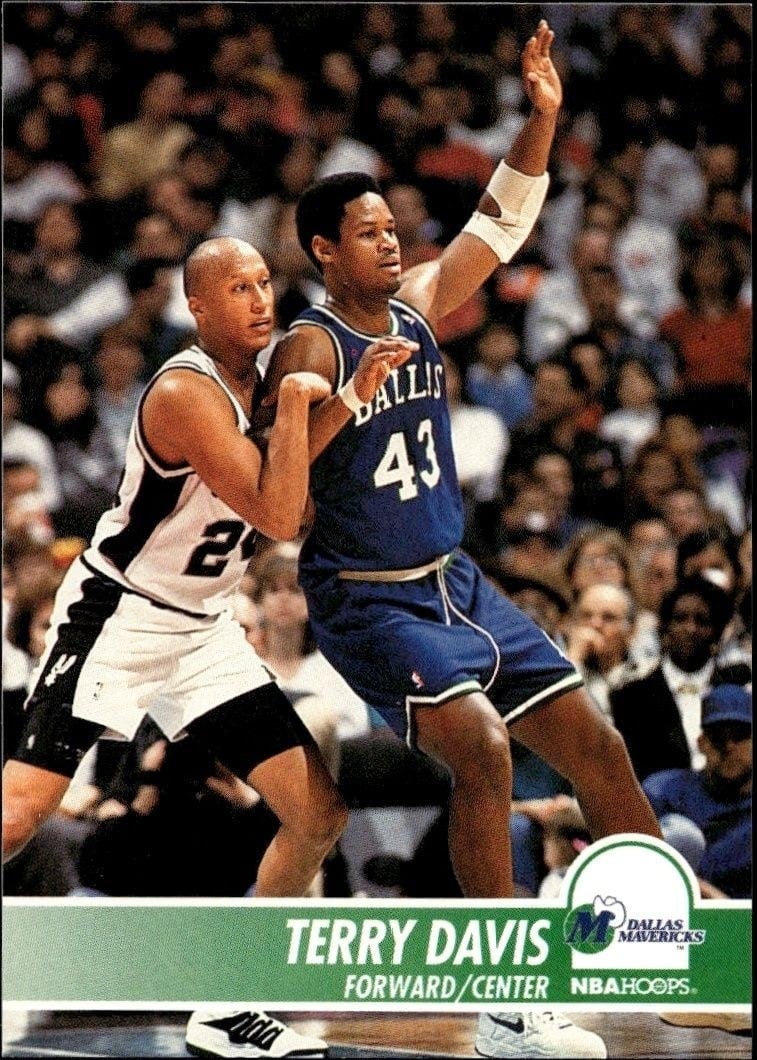 Terry Davis 1994-95 Skybox Nba Hoops #41 Basketball Trading Card - Front 1994-95 Skybox Nba Hoops Terry Davis #41 basketball trading card front