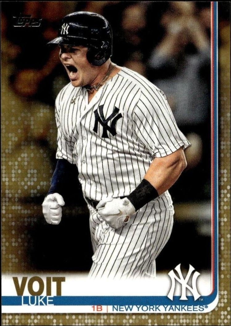 Luke Voit 2019 Topps #462 Baseball Trading Card - Front 2019 Topps Luke Voit #462 baseball trading card front