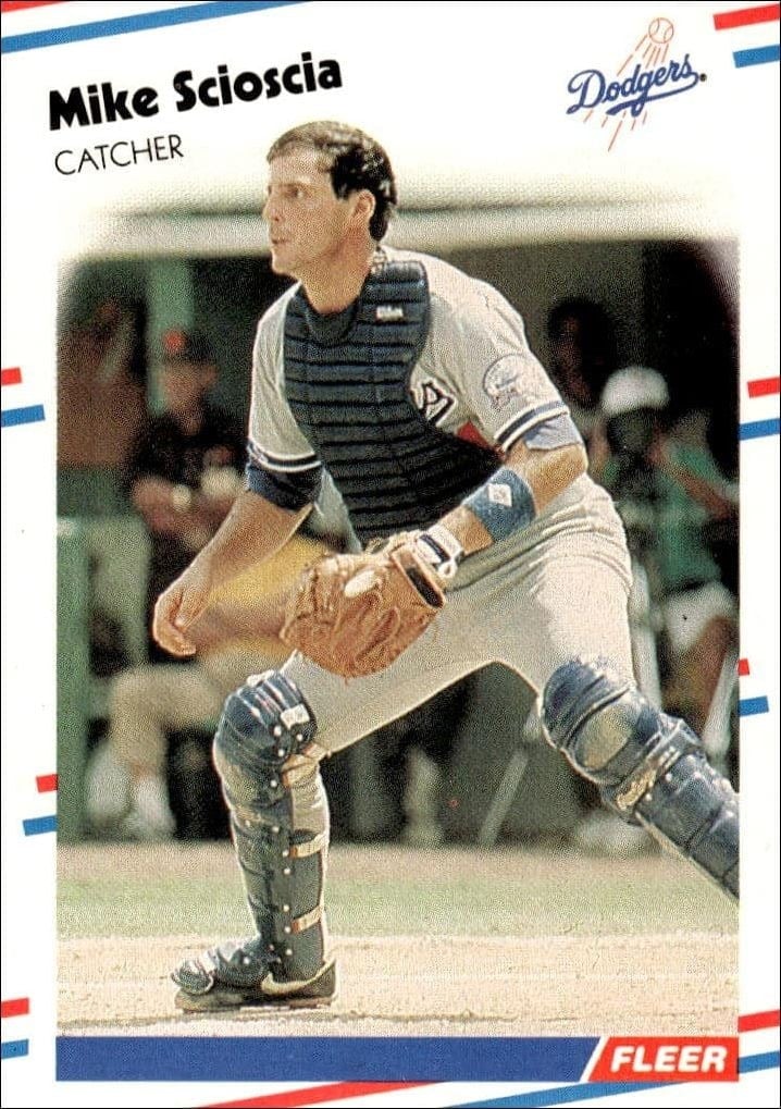 Mike Scioscia 1988 Fleer #524 Baseball Trading Card - Front 1988 Fleer Mike Scioscia #524 baseball trading card front
