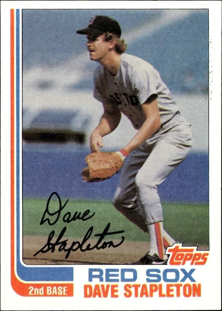 Dave Stapleton 1982 Topps #589 Baseball Trading Card - Front 1982 Topps Dave Stapleton #589 baseball trading card front