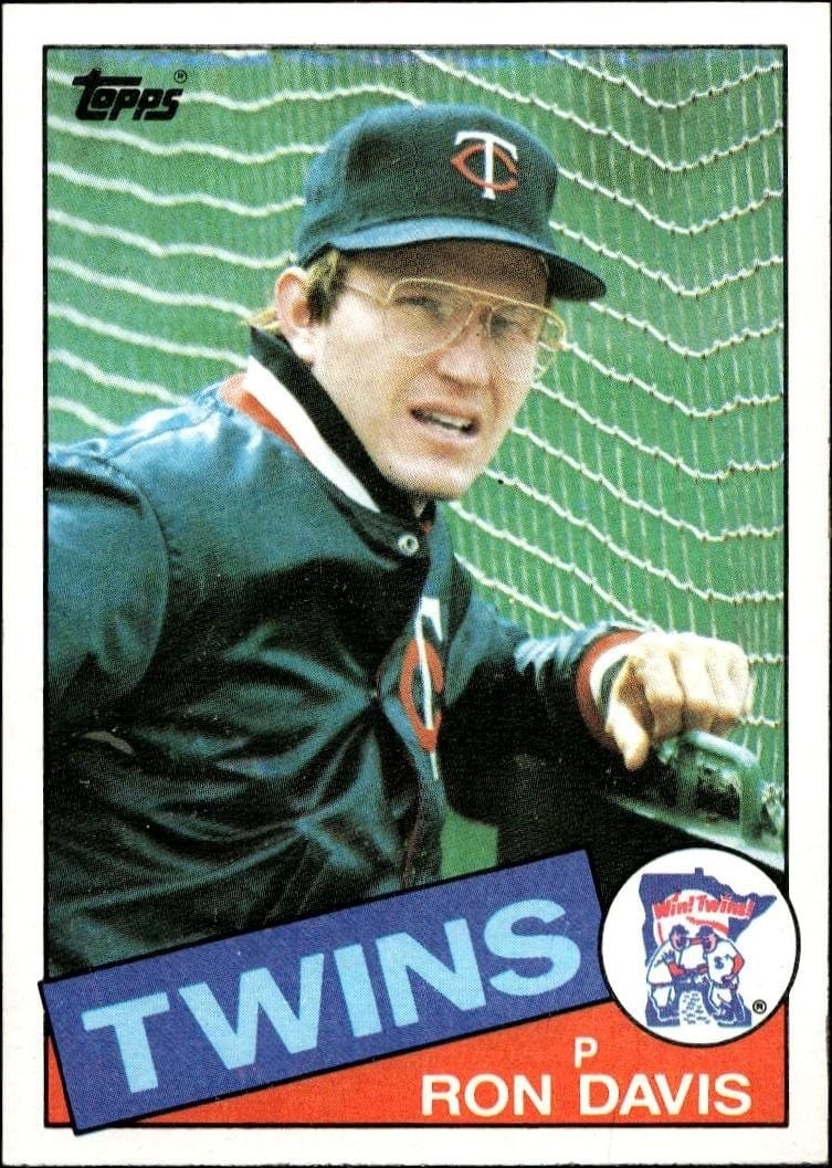 Ron Davis 1985 Topps #430 Baseball Trading Card - Front 1985 Topps Ron Davis #430 baseball trading card front