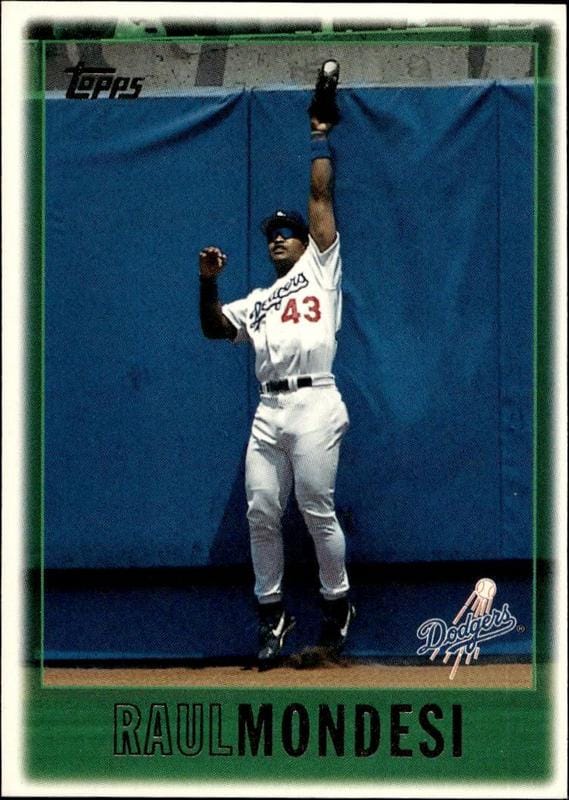 1997 Topps Series 1 Raul Mondesi #67 trading card
