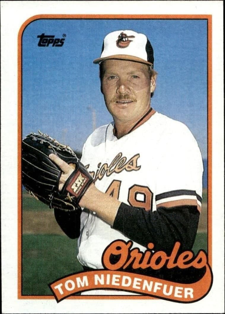 Tom Niedenfuer 1989 Topps #651 Baseball Trading Card - Front 1989 Topps Tom Niedenfuer #651 baseball trading card front