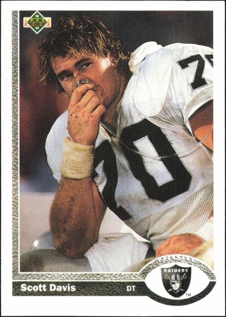 Scott Davis 1991 Upper Deck #194 Football Trading Card - Front 1991 Upper Deck Scott Davis #194 football trading card front