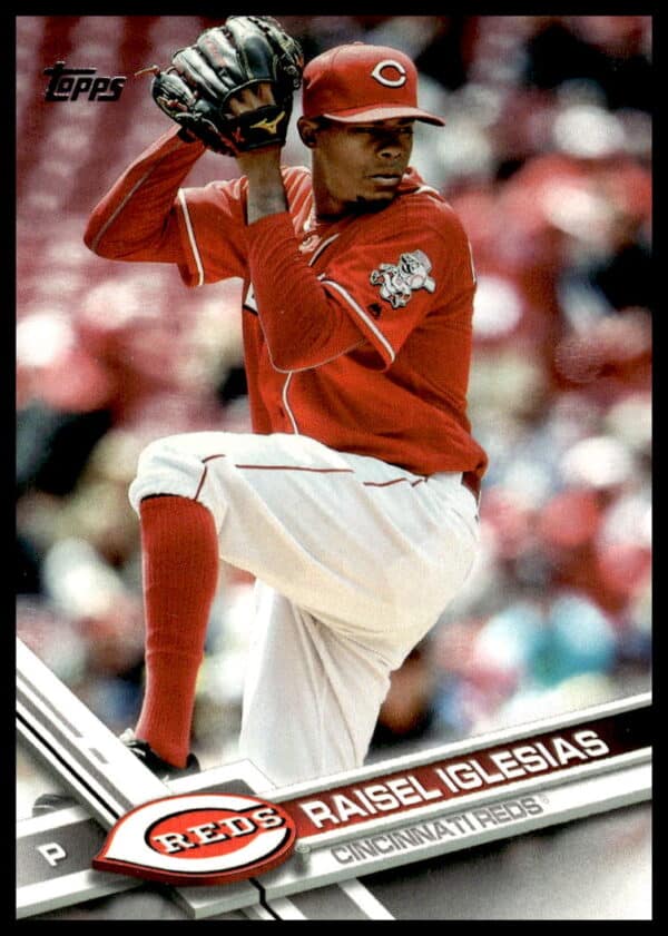 2017 Topps Series 1 Raisel Iglesias #185 (Front)