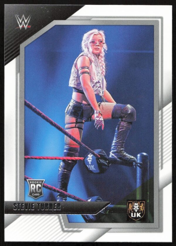 2022 Panini NXT 2.0 WWE Stevie Turner #42 (Front)